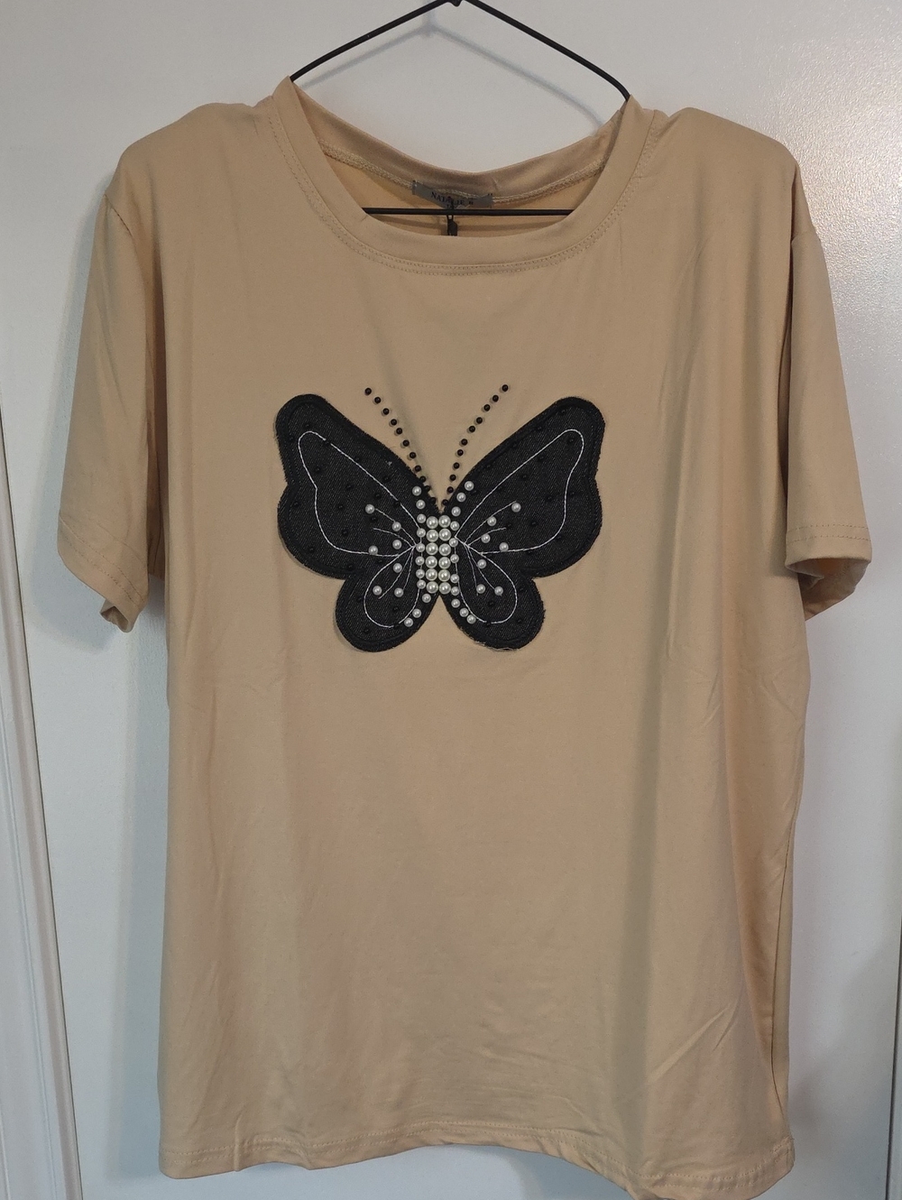 NWT BLACK DENIM BUTTERFLY PEARL BLACK BEAD ACCENT TEE
